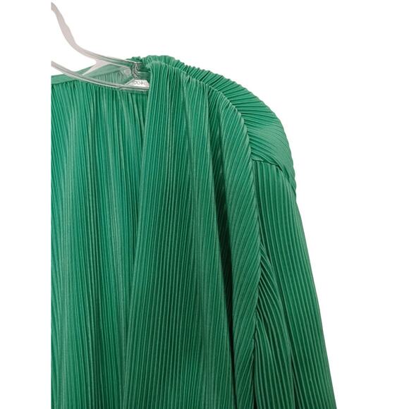 Zaful Women's Top Sz Medium Green Cropped Blouse Coverup Bell Sleeve Low V-neck - Picture 3 of 16